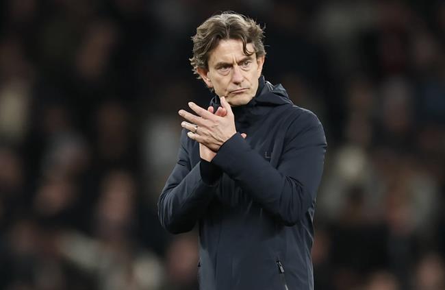 Áp lực bủa vây HLV Thomas Frank sau thất bại trước West Ham